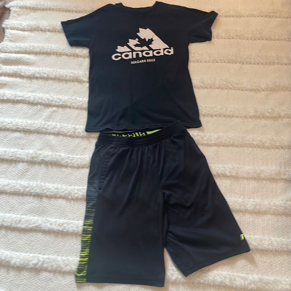 Russell athletic shorts black & Niagara Falls Canada T-shirt boys 14 16